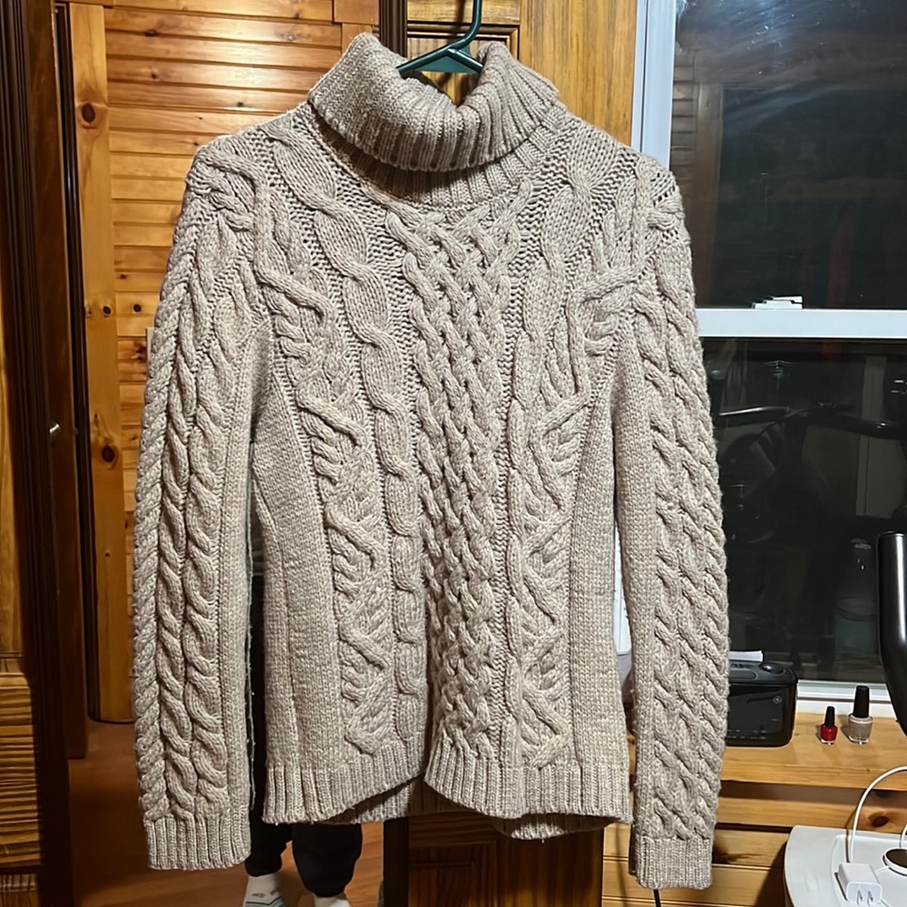 Peregrine pure wool sweater